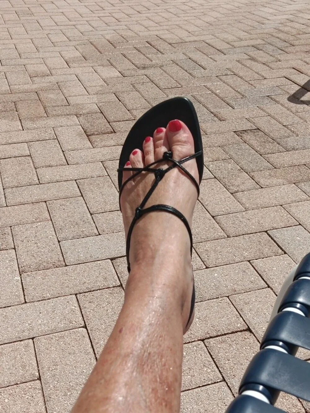 Stuart Weitzman Black Strappy Knot Sandals 5.5.Great Condition